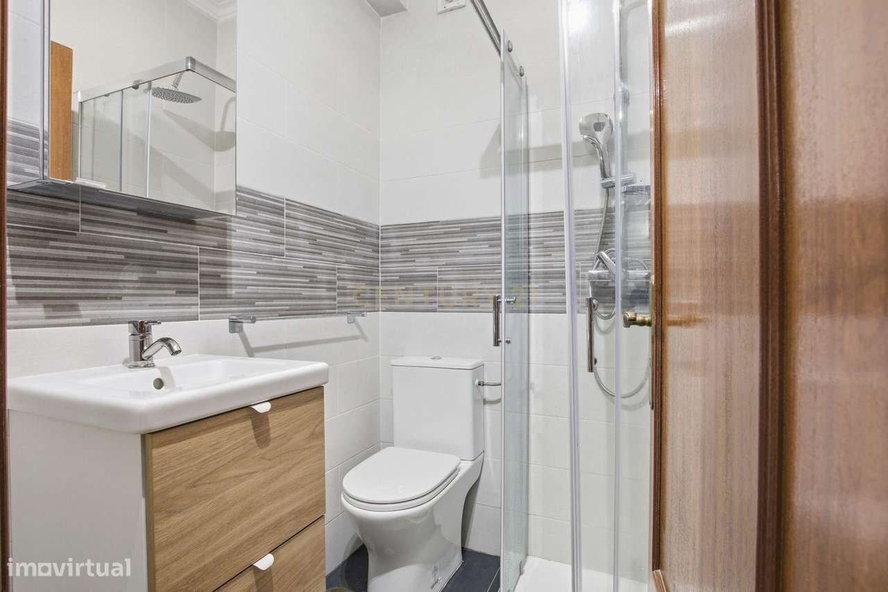 Apartamento T3 à Venda em Casal de Cambra – Excelente Estado de Conser-20