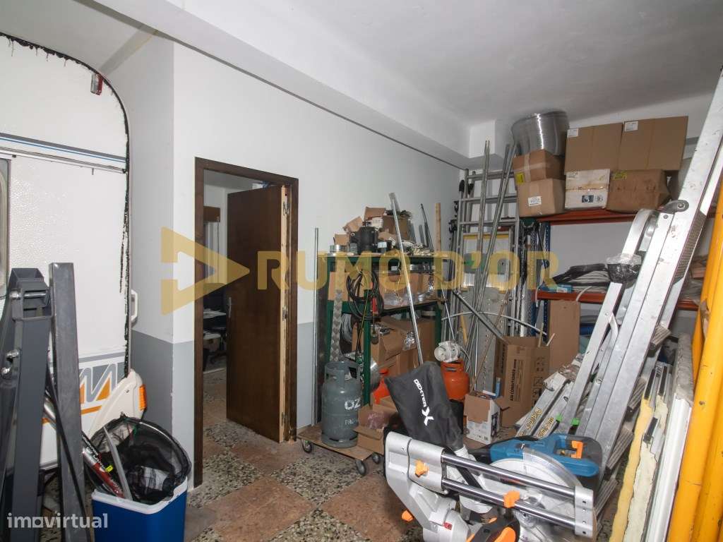 Armazém 198m² no Centro do Carregado - Com Escritório, Cozinha e Ca...-11