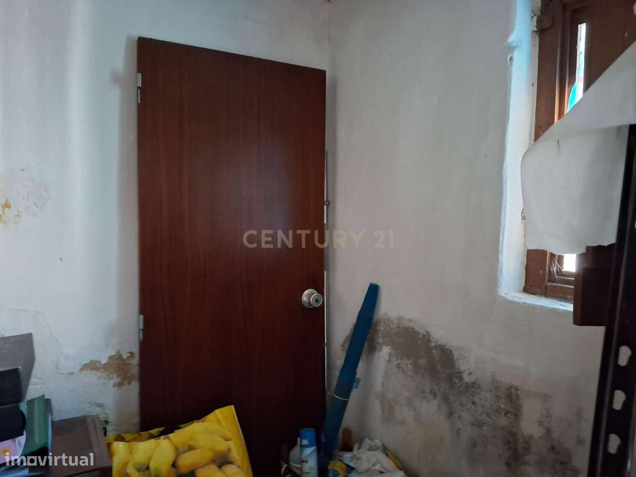 Moradia para Recuperação no Montijo com Jardim e Garagem-5