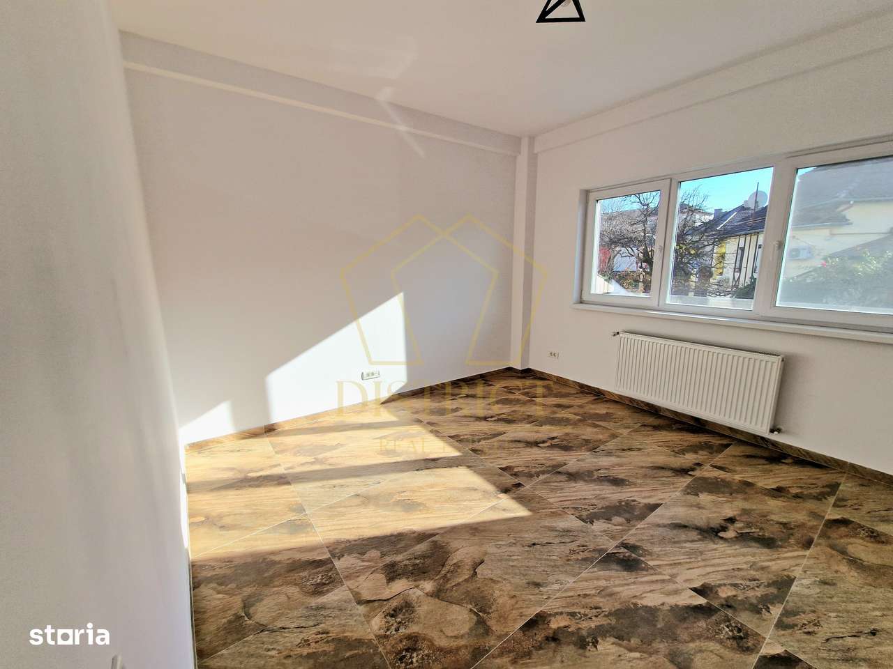 Spatiu birouri cladire noua cu 2 incaperi spatioase I Complexul Studen - Imagine principală: 2/8