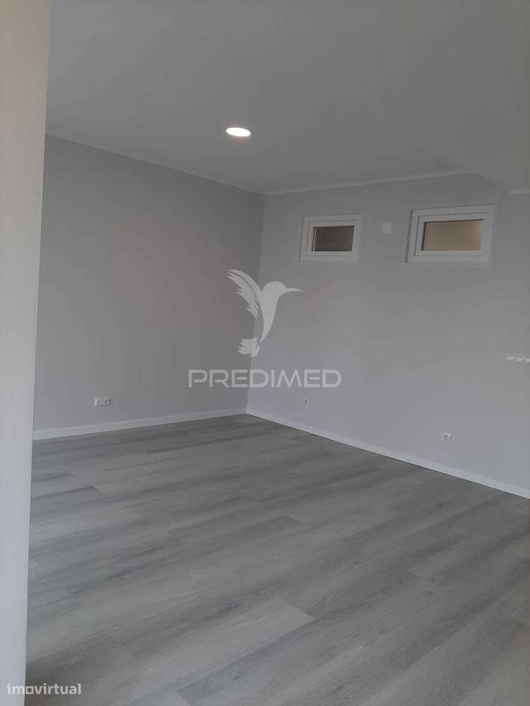 Apartamento T2, remodelação moderna a estrear, edificio com duas fr... - Grande imagem: 2/19