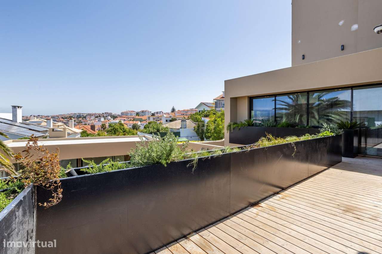 Moradia T4 + T0 Independente — Alto da Parede, Cascais-18