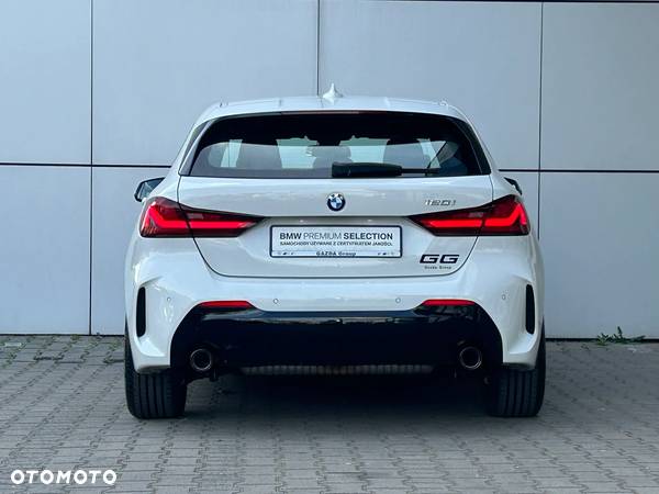 BMW Seria 1 120i M Sport - 9