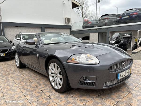 Jaguar XK 4.2 V8 Convertible - 37