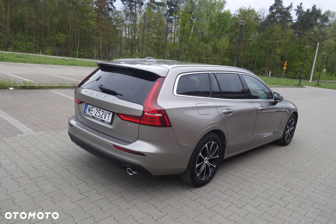 Volvo V60 D4 SCR Momentum - 4