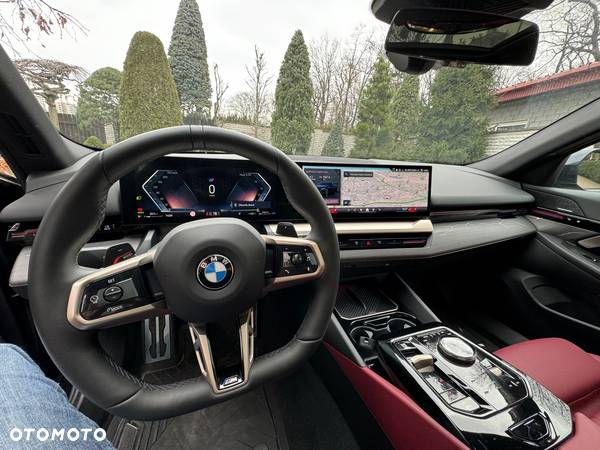 BMW Seria 5 520d xDrive mHEV M Sport - 12