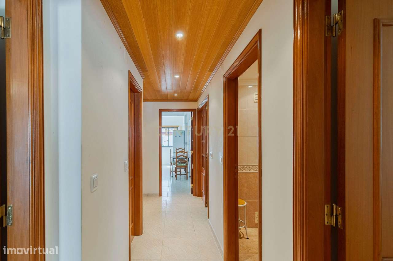Apartamento T3  Feijó Almada Parque da Paz-4