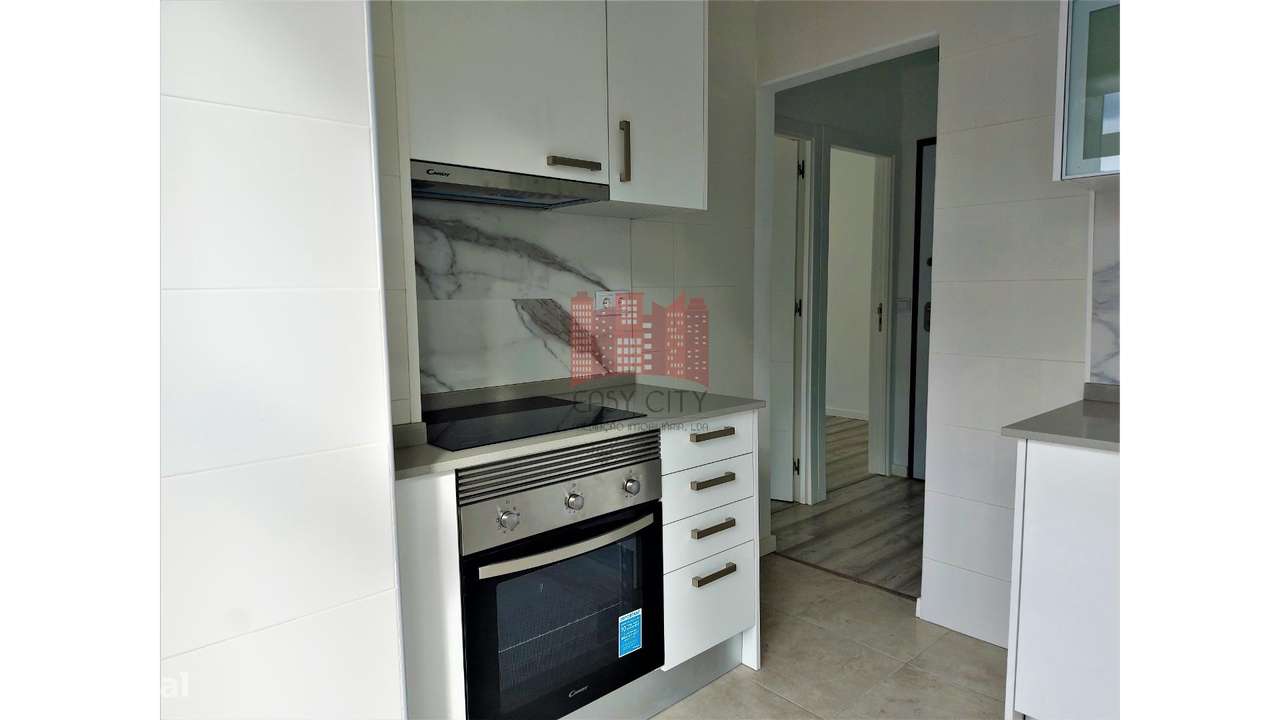 Apartamento T1 | 50 M2 | Remodelado - Grande imagem: 2/33