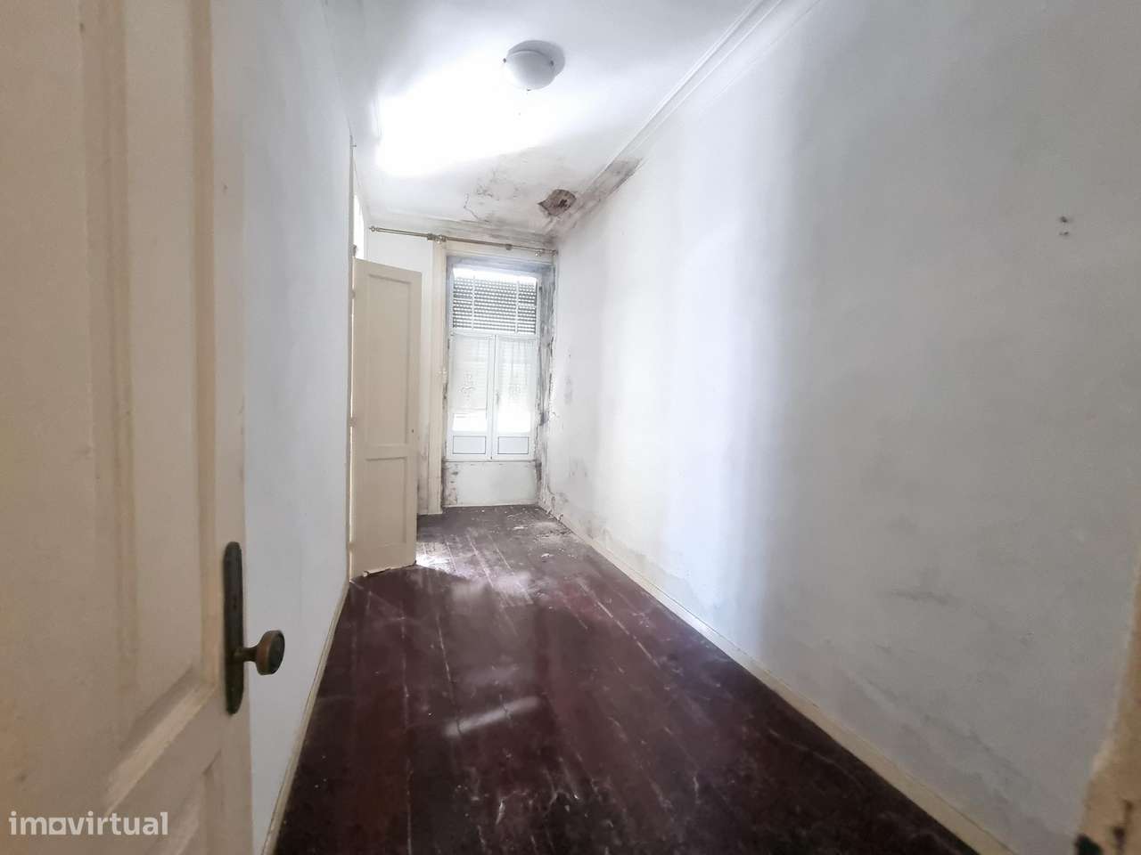 REF2010 - MORADIA C/Garagem e Jardim - Rua Duque Saldanha, Porto-7