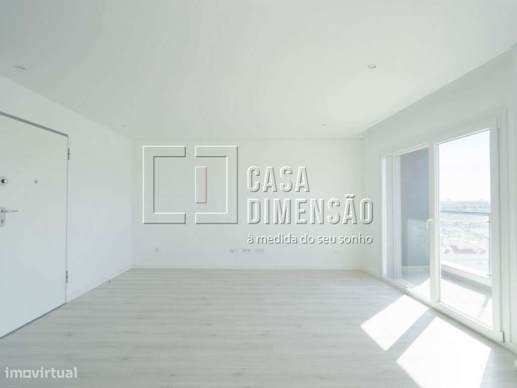 Apartamento T2 localizado na zona de Santa Marta do Pinhal, com var... - Grande imagem: 2/28
