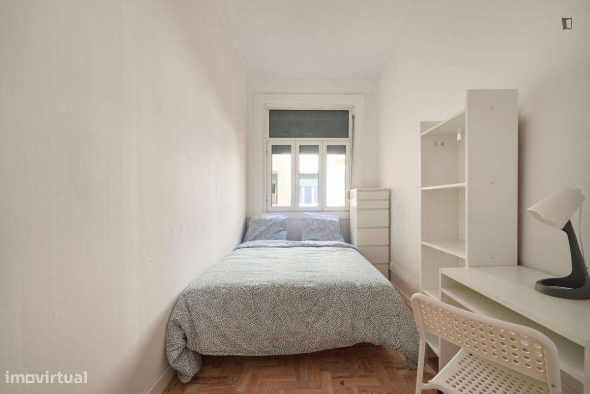 Quarto - localizado em Marquês de Pombal Lisbon - Grande imagem: 5/7