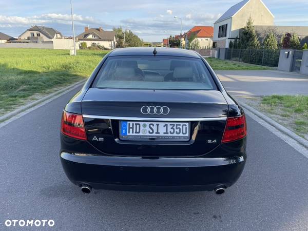 Audi A6 2.4 - 6