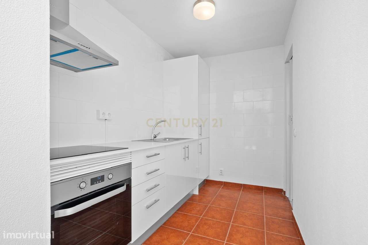 Oportunidade Única - Casa T2 - Renovada -  Funchal - Ilha da Madeira-16