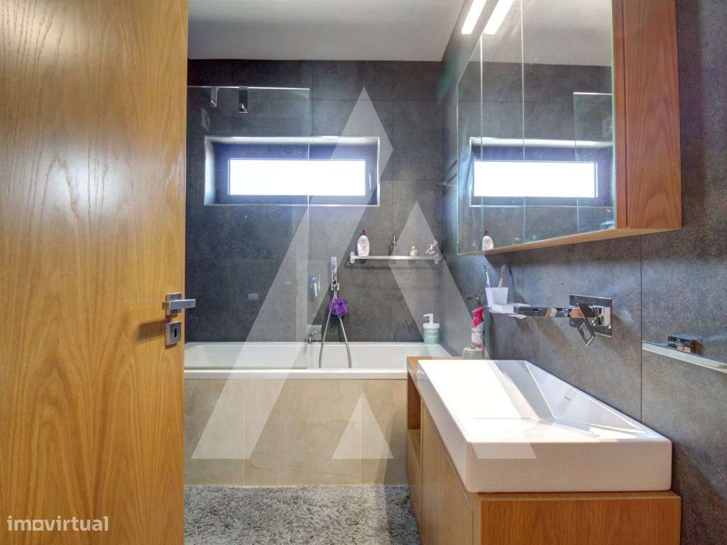 Moradia T4 de Luxo em Oliveira do Bairro-23