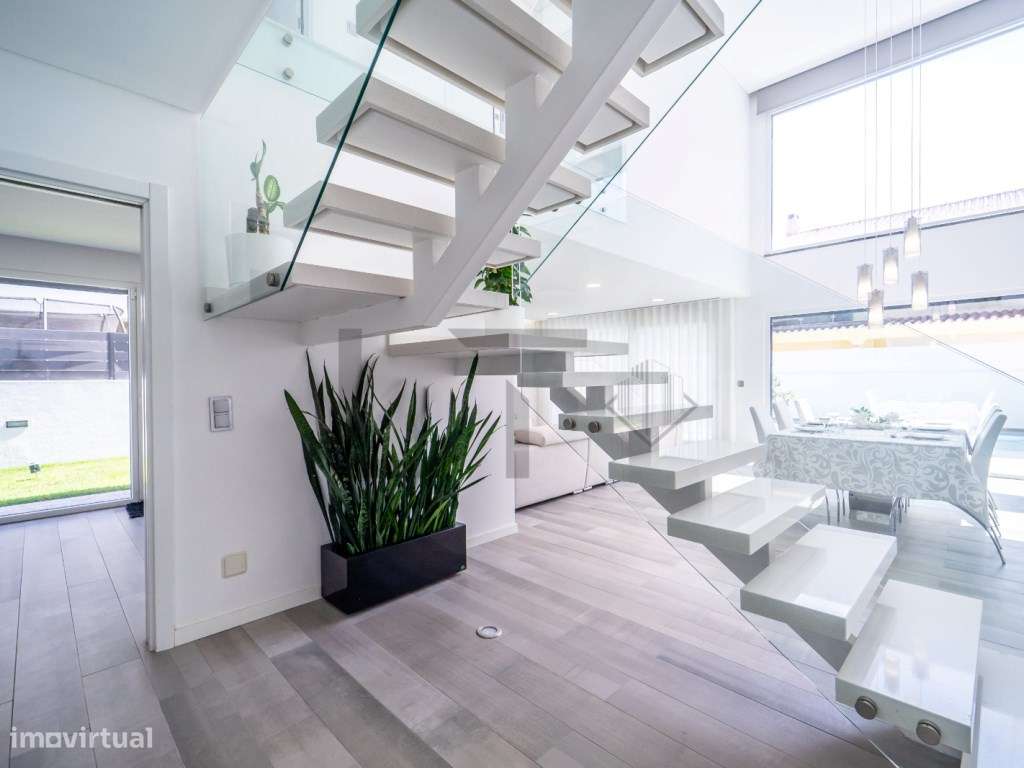 Moradia T4 Smart Home com Piscina, para Venda na Aroeira, Charneca ...-23