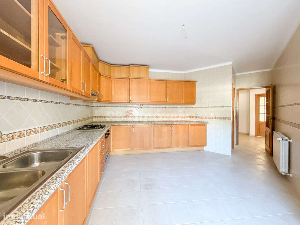 Apartamento T3 novo com garagem-24