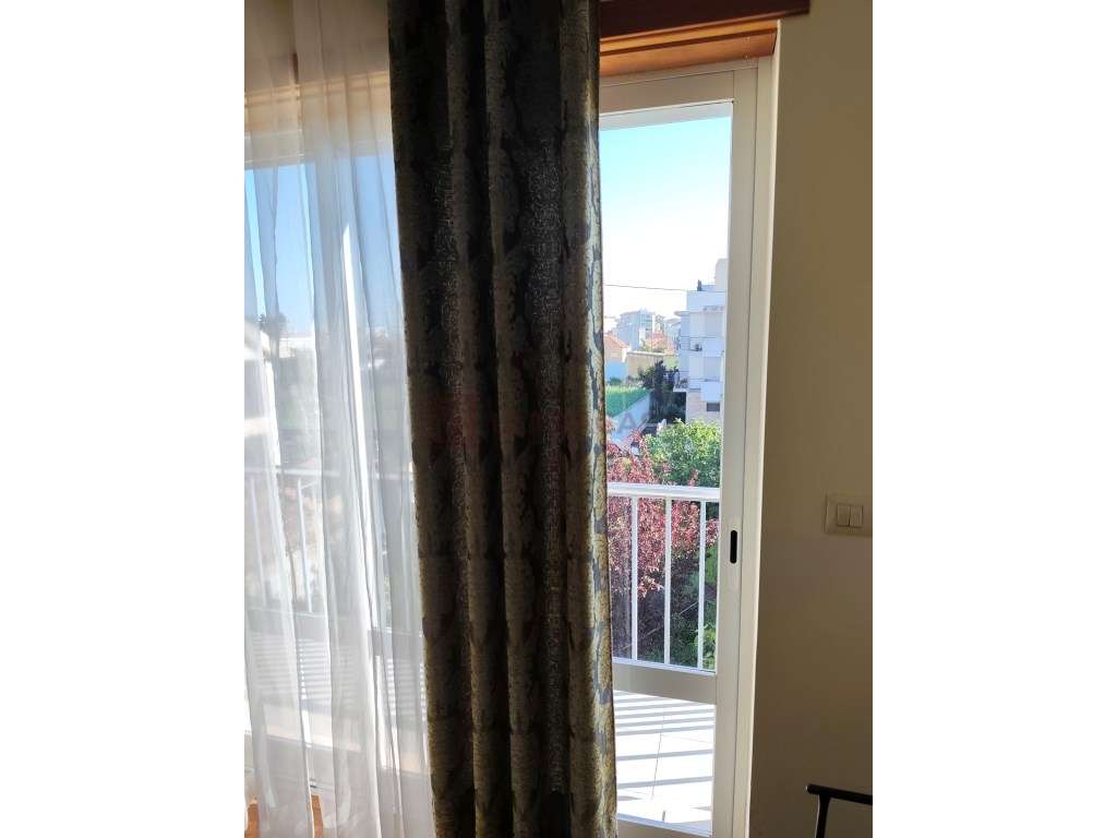 Vende-se Moradia V4 renovada com terraço, churrasqueira e horta a 5...-41