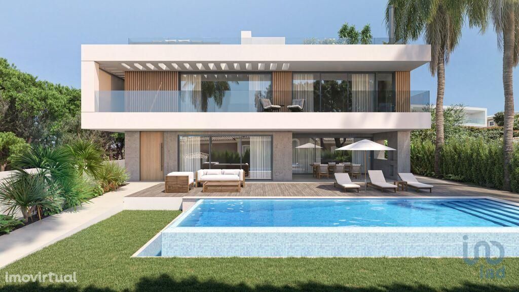 Casa / Villa T5 em Faro de 306,00 m2