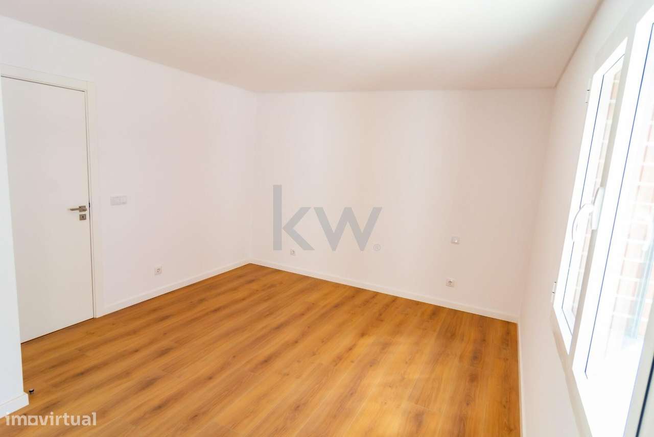 Luxo Raro nas Colinas do Cruzeiro – T3+1 com Mega Box e Terraço Privad-49