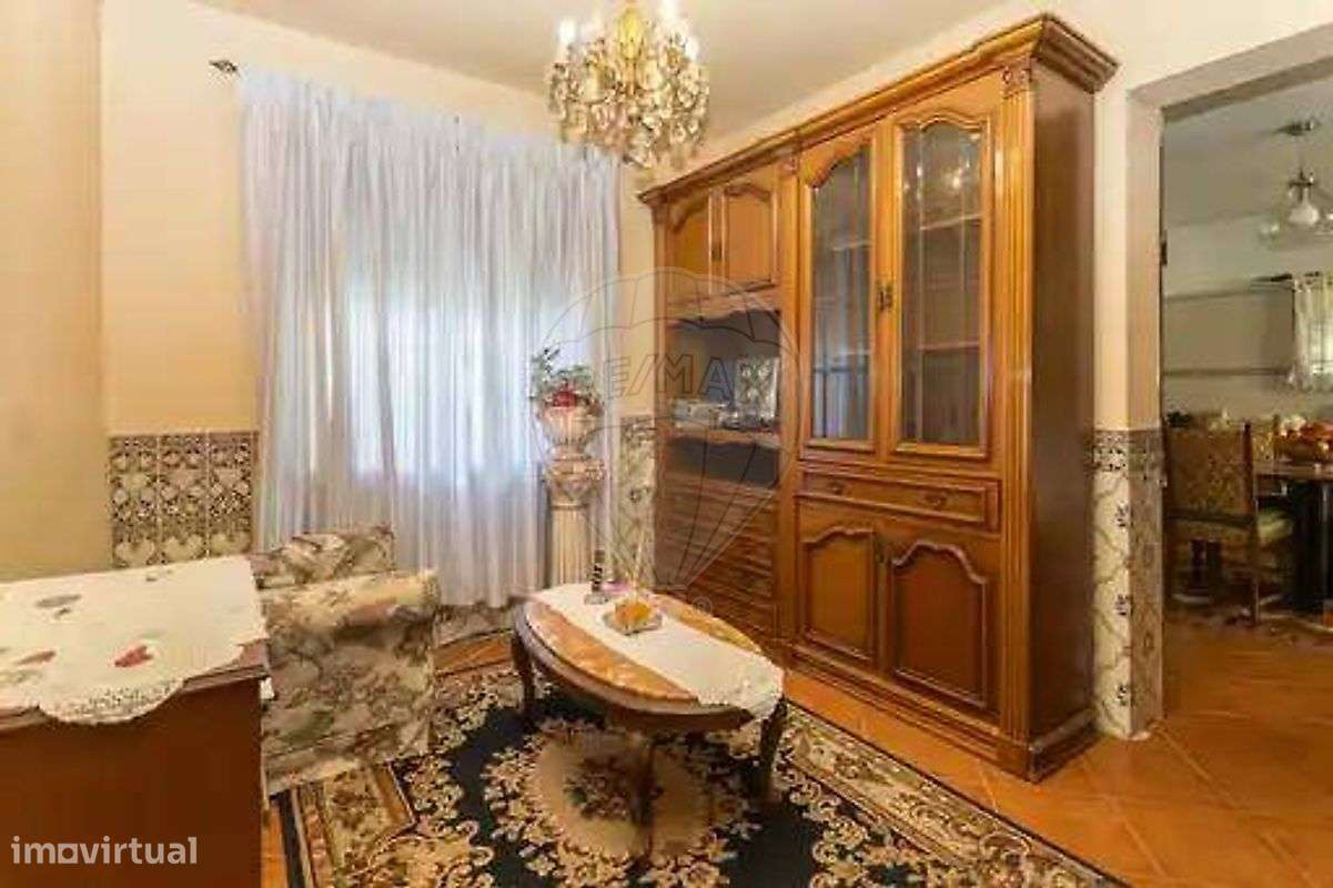 Moradia T6 para venda-17