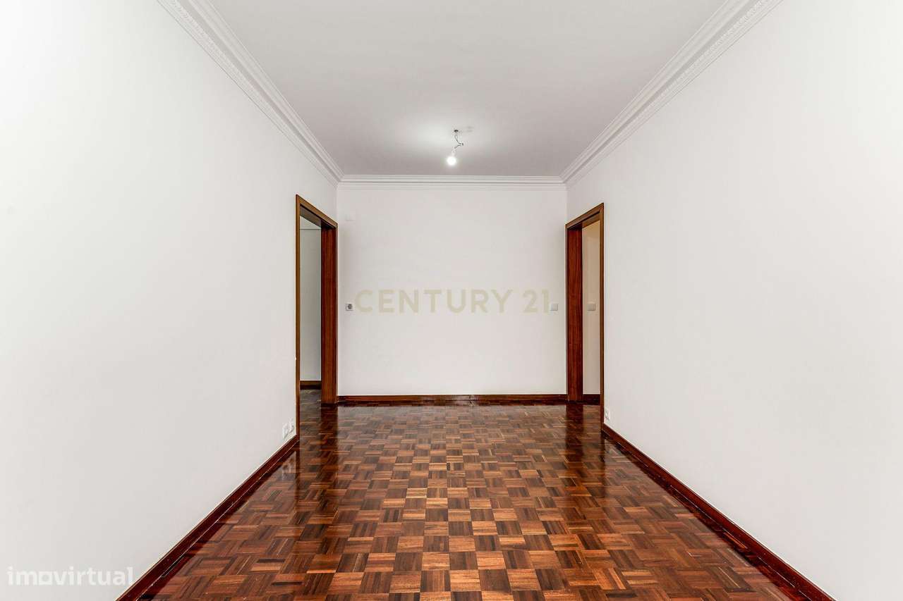 Arrendamento | T2 de 85 m² com Lugar de Garagem e Arrecadação | Telhei - Grande imagem: 5/26