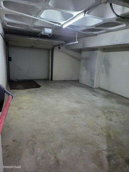 Arrenda Espaço Comercial Avenida João XXI, 72 - Grande imagem: 5/9