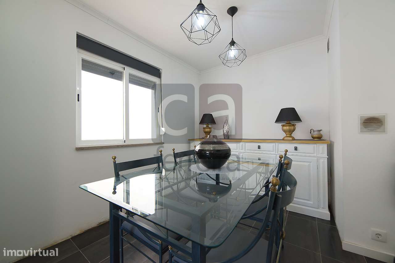 Moradia T3 Totalmente Remodelada em Almeirim-12