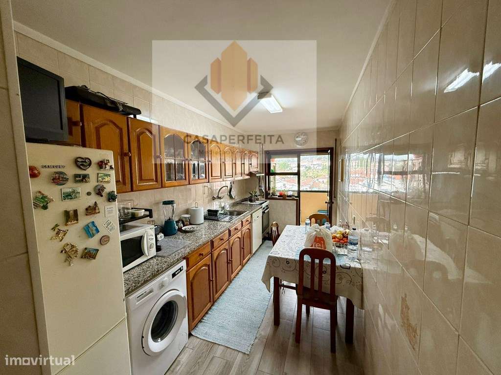 Apartamento T2+1 com Varanda e Lugar de Garagem - Vilar de Andorinho - Grande imagem: 4/10