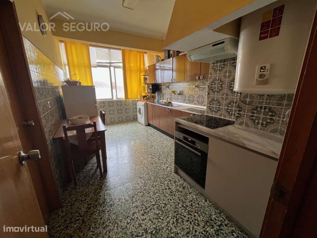 Apartamento T2 na Quinta das Drogas em Alverca do Ribatejo-6