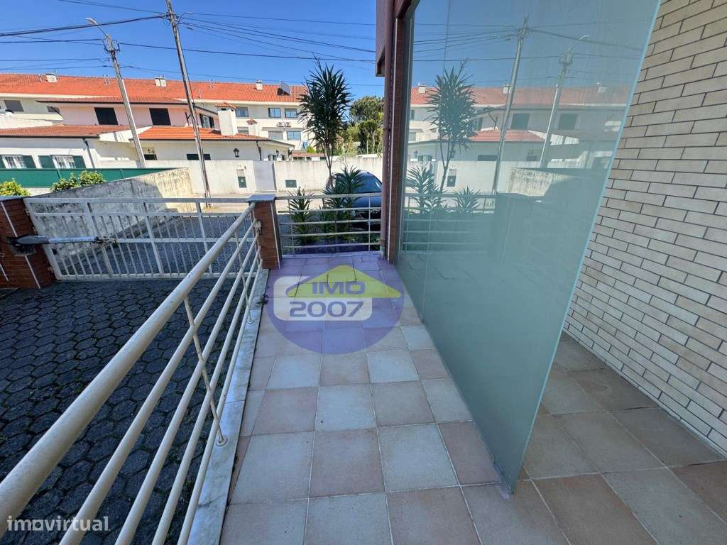 Apartamento T3 com terraço em Paços de Brandão - Grande imagem: 2/31