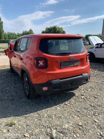 Dezmembrez Jeep Renegade 1.6 Benzina - 2