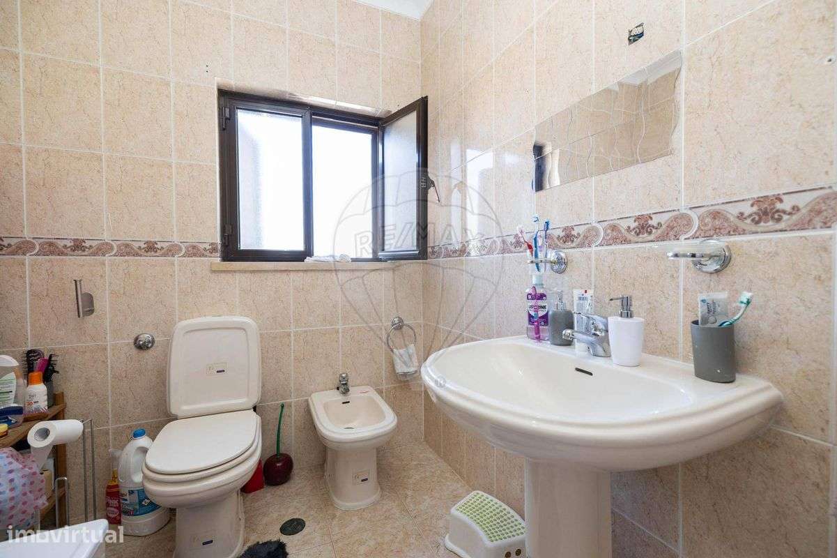 Moradia T4 para venda-9