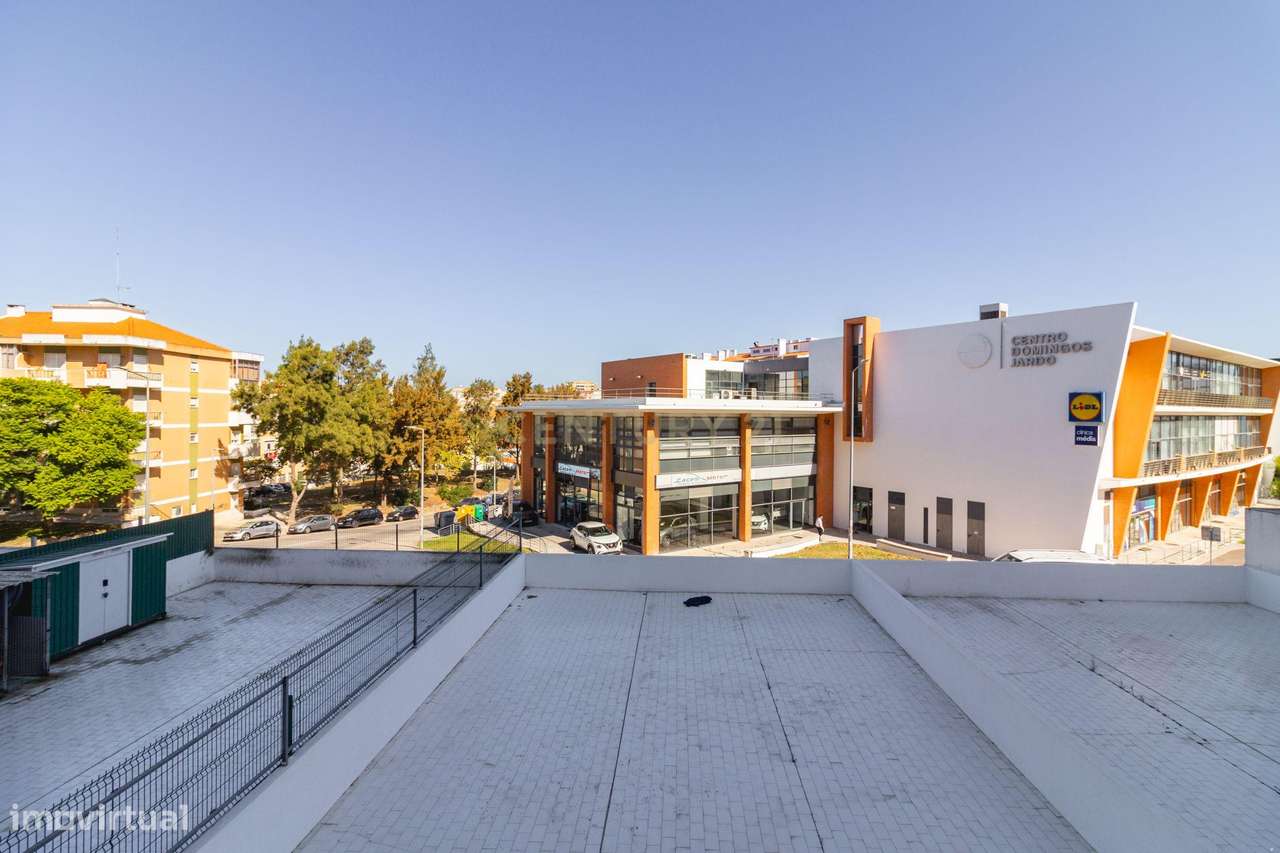 Apartamento T1 com Arrecadação no Cacém-14