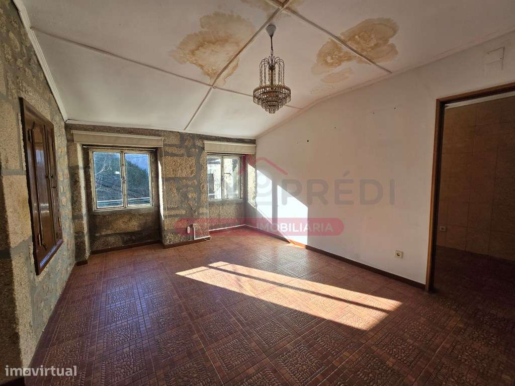 Prédio com varias frações Autónomas - Venda Judicial - Guarda-32