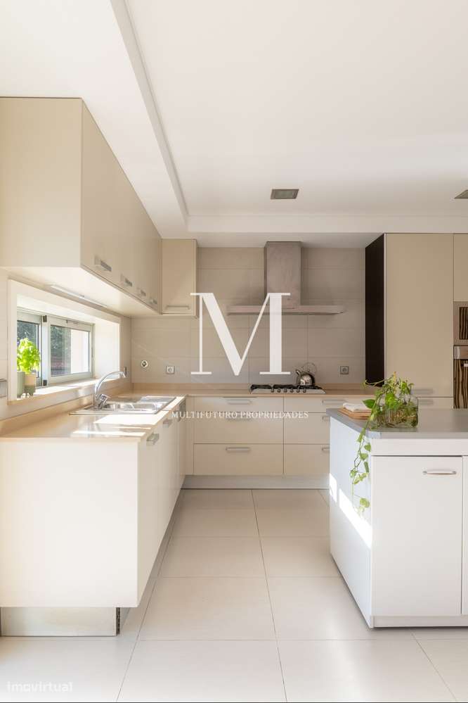 Famalicão | Propriedade T3+1 Térrea | 1.500 m² | Piscina | Jardim | LU-54