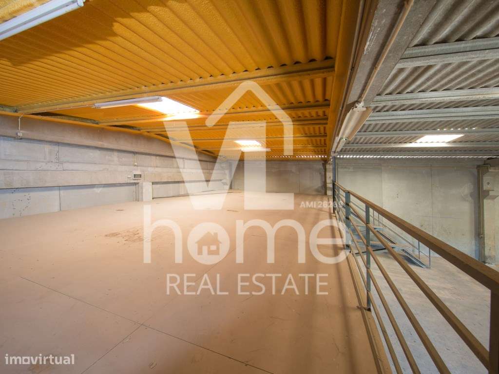 Armazém Industrial de Grande Dimensão - Localização Estratégica-9