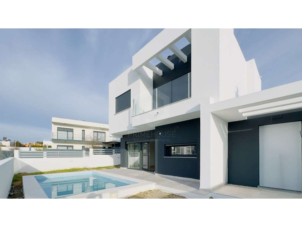 Moradia T4 com piscina - Quintinhas-42
