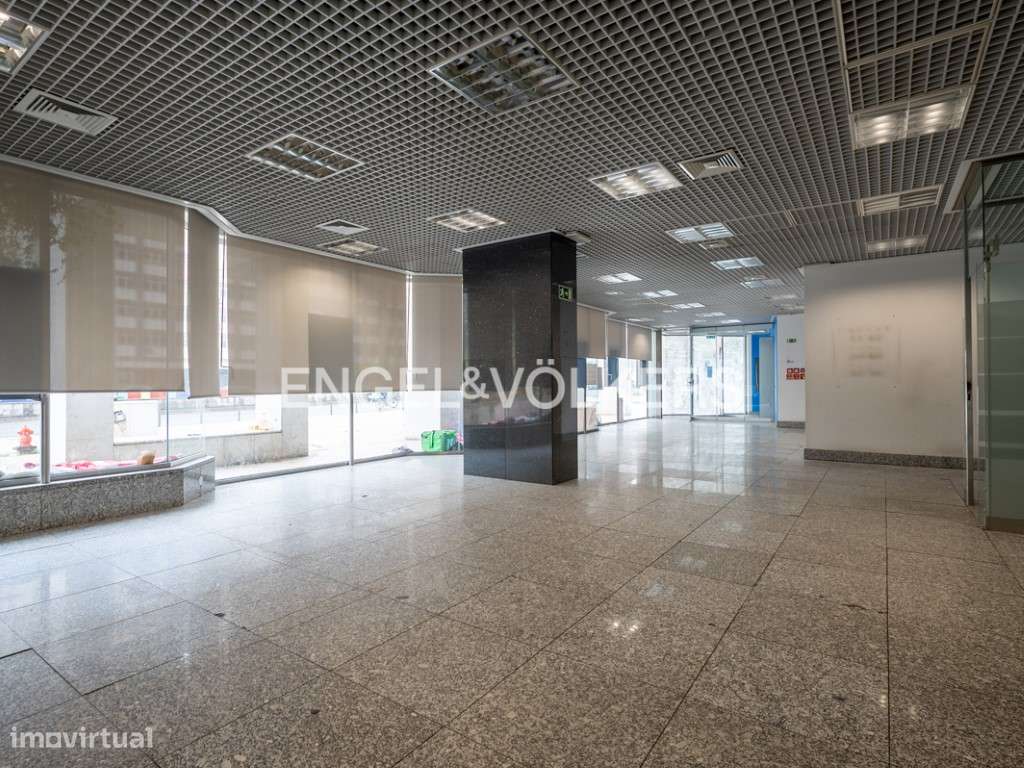 Espaço Comercial c/ vitrine no Areeiro - Grande imagem: 3/26