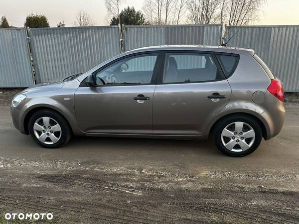 Kia Ceed - 20