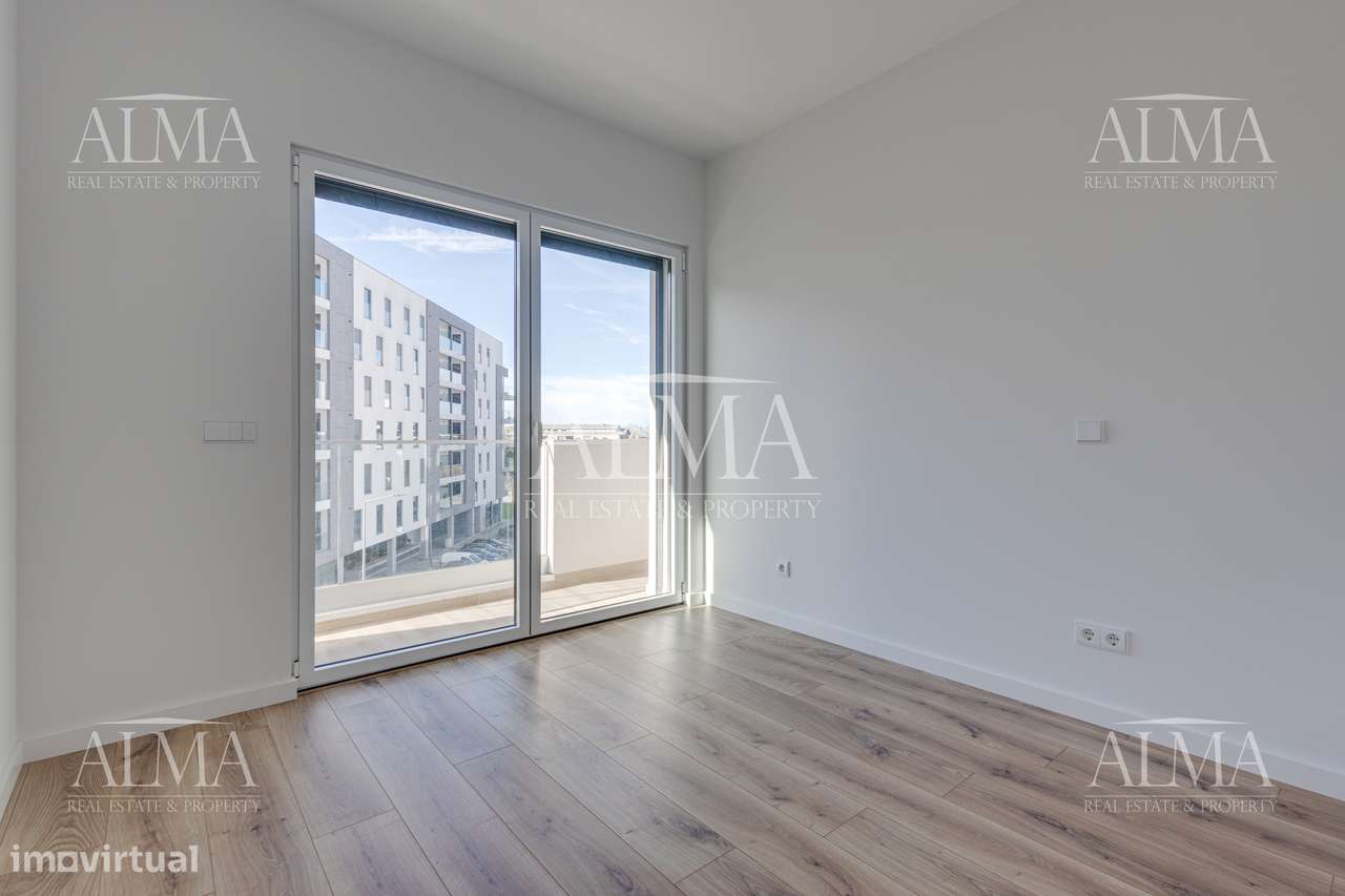 Apartamento T4 novo  na Senhora do Porto-19