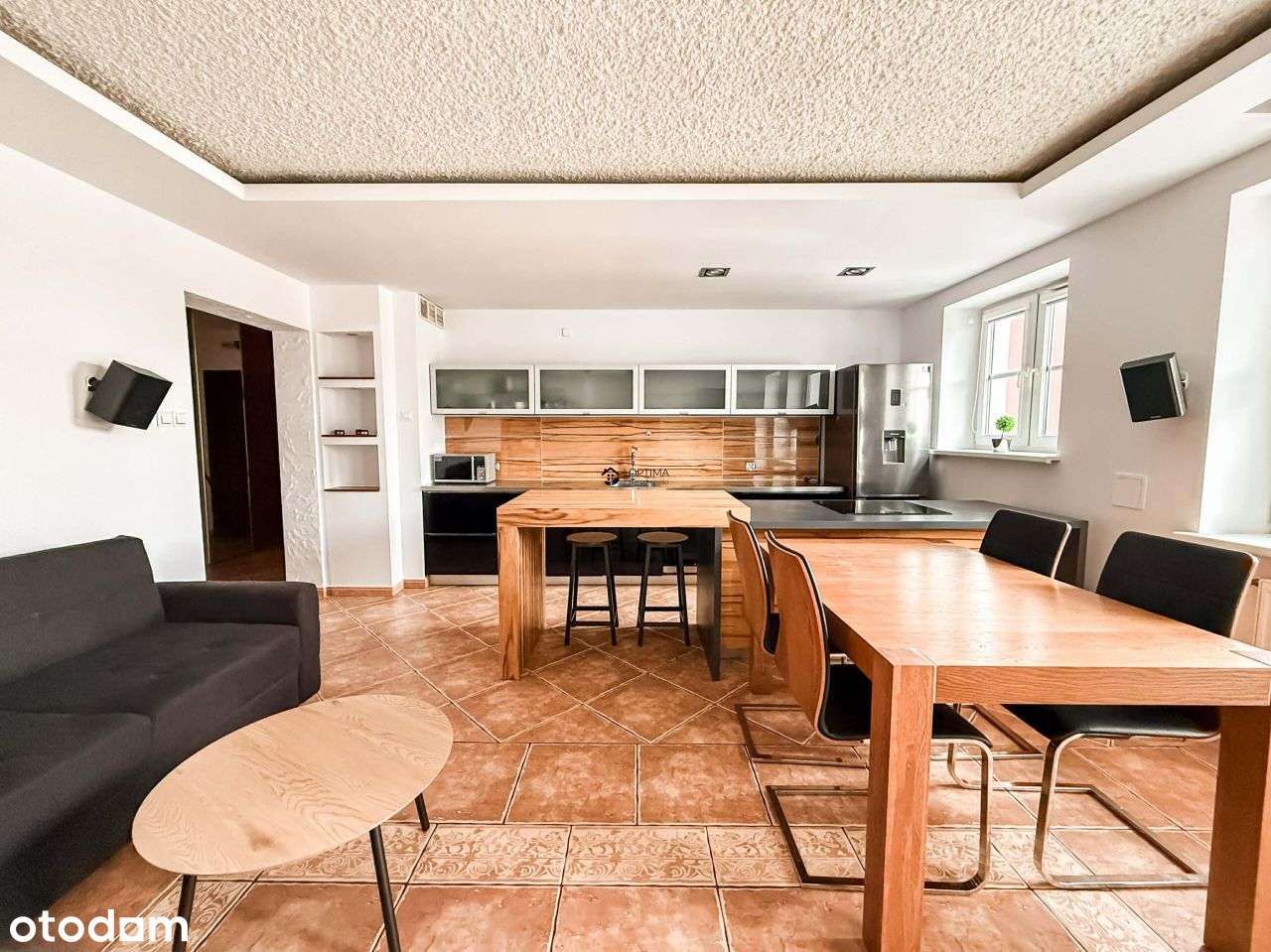 67m2, 3 pokoje, piwnica 10m2, 9183zł/m2-1