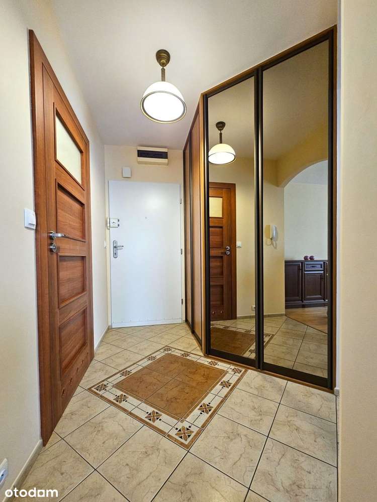 Ursynów, kawalerka przy stacji Metra Stokłosy.-9