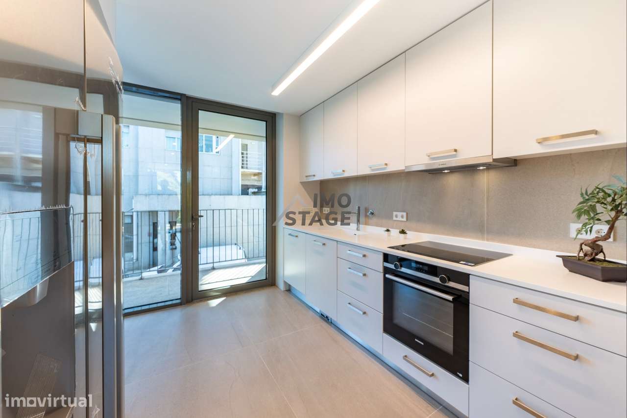 Moradia T3 de Luxo | 4 Pisos | Elevador | Jardim Privativo 195m² | Boa-16