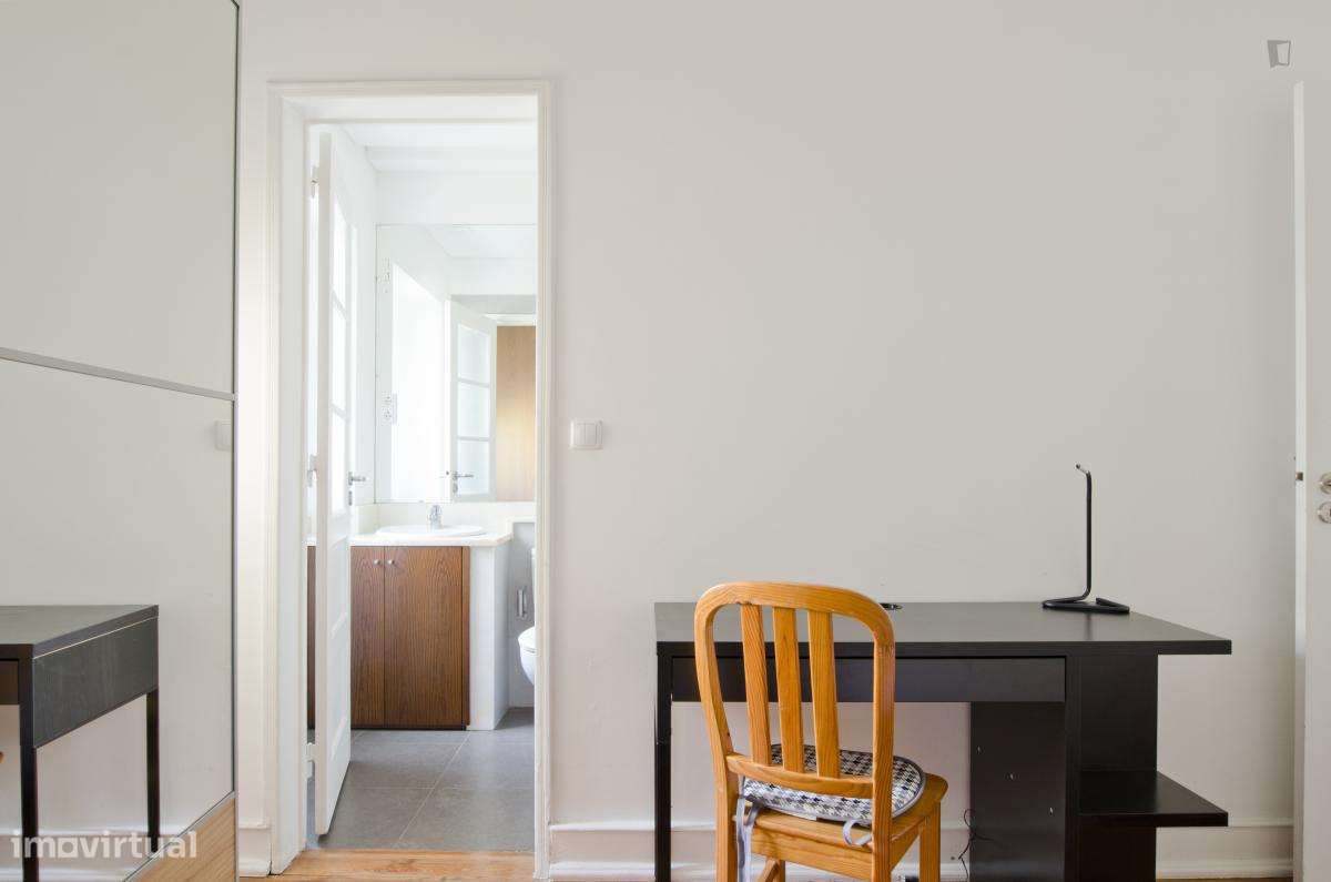 Quarto - localizado em Arroios Lisbon - Grande imagem: 4/17