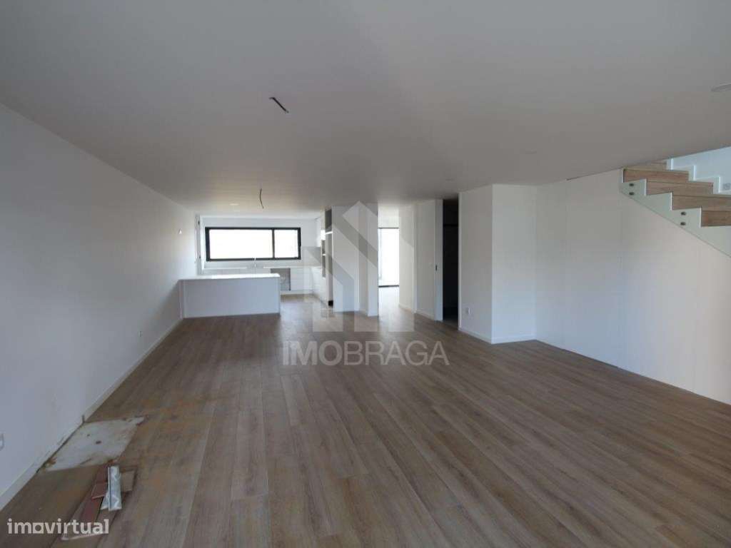 Moradia T4 de Luxo com Piscina, Jardim e Garagem em Ferreiros, Brag... - Grande imagem: 3/60