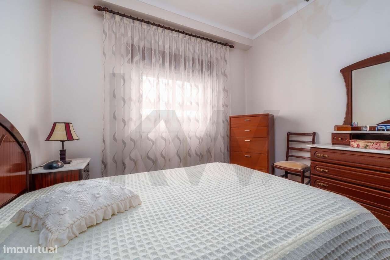Apartamento T3 com espaço exterior no centro de Vila Real de Santo Ant-8