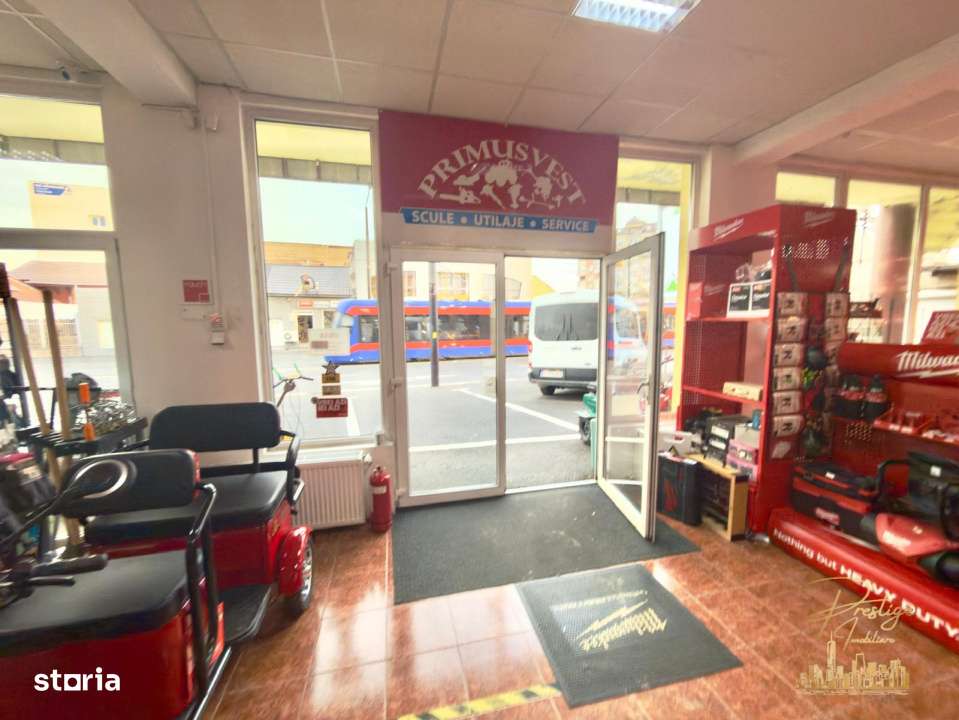 Spatiu comercial de tip showroom de inchiriat pe Bd. Decebal - Oradea - Imagine principală: 5/10