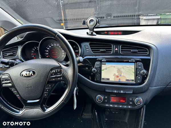 Kia Ceed 1.6 CRDi 128 ISG SW Edition 7 - 9