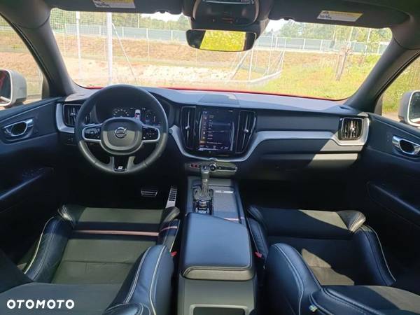 Volvo XC 60 T6 AWD R-Design - 24