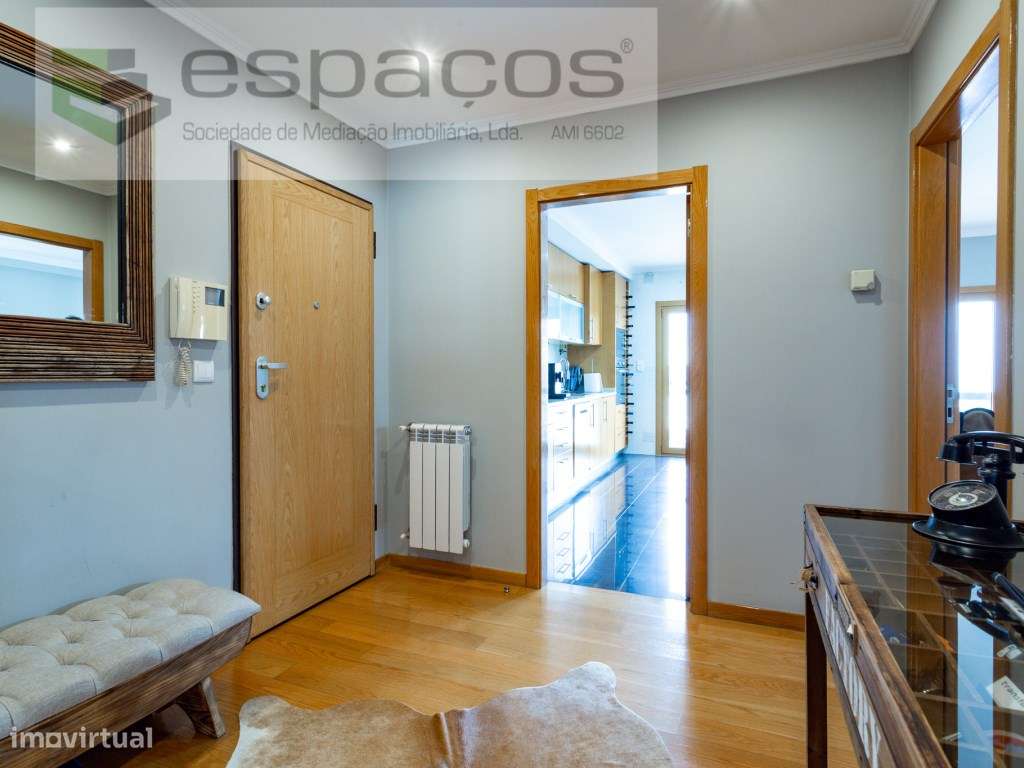 T3 Espaçoso na Parreirinha com Parqueamento e Vista Rio-12